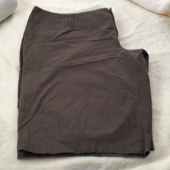 30W Cocoa Brown Chino Bermuda Shorts from Avenue - Picture 10 of 17